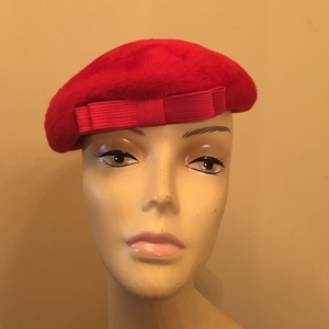 VINTAGE MR. D RED VELVET MADE IN AUSTRIA HAT‎ WITH BOW